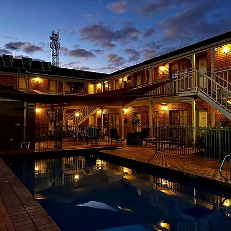 City Colonial Motor Inn Мілд'юра Екстер'єр фото