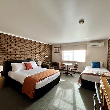 City Colonial Motor Inn Мілд'юра Екстер'єр фото
