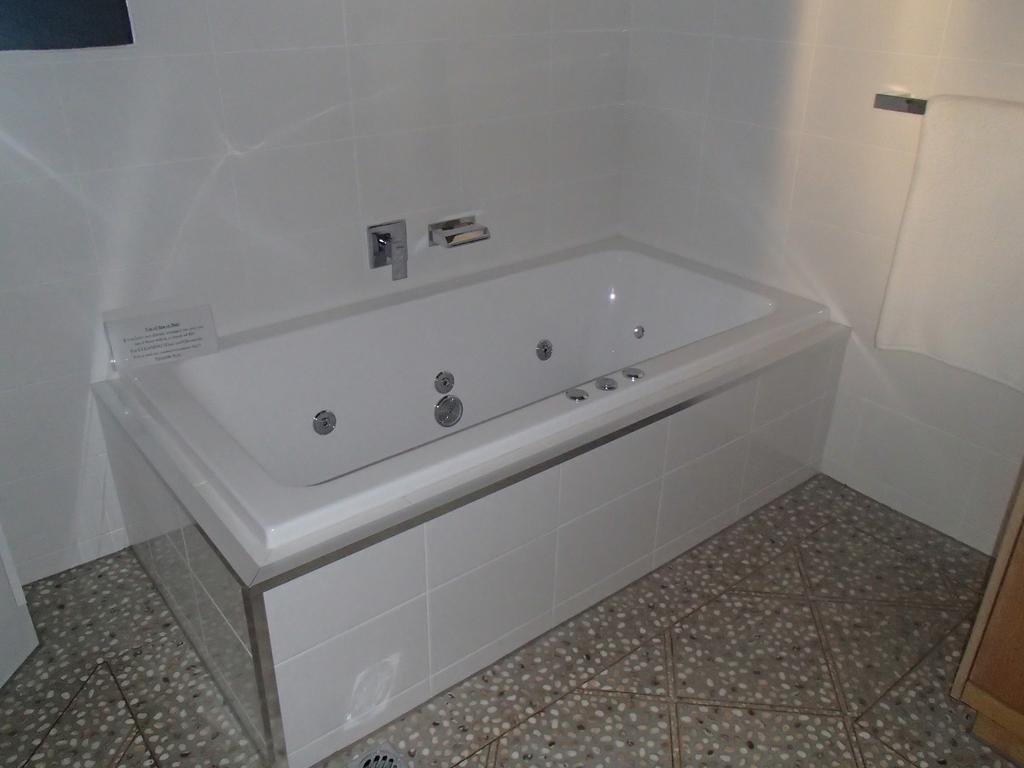 City Colonial Motor Inn Мілд'юра Номер фото
