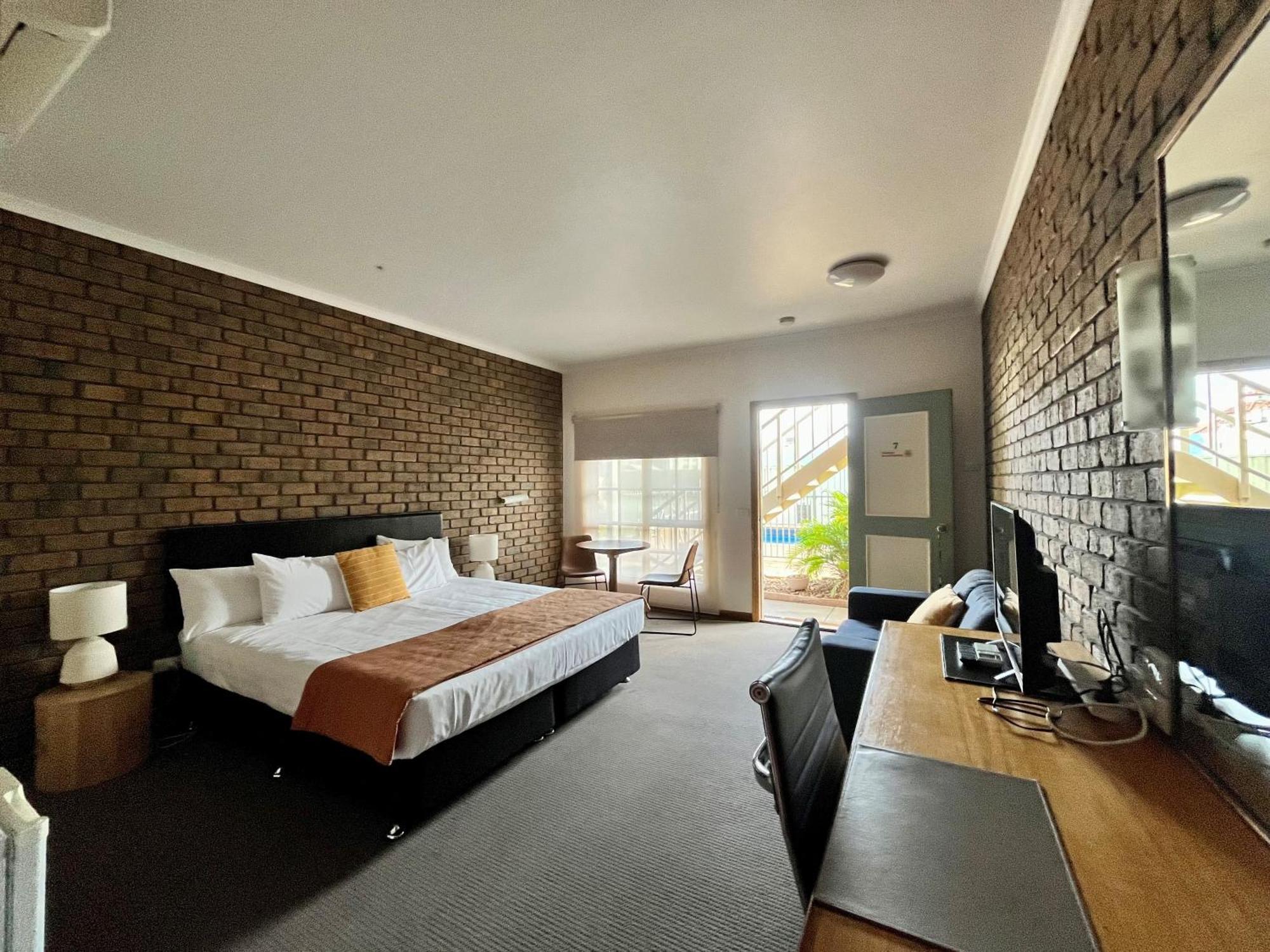 City Colonial Motor Inn Мілд'юра Екстер'єр фото