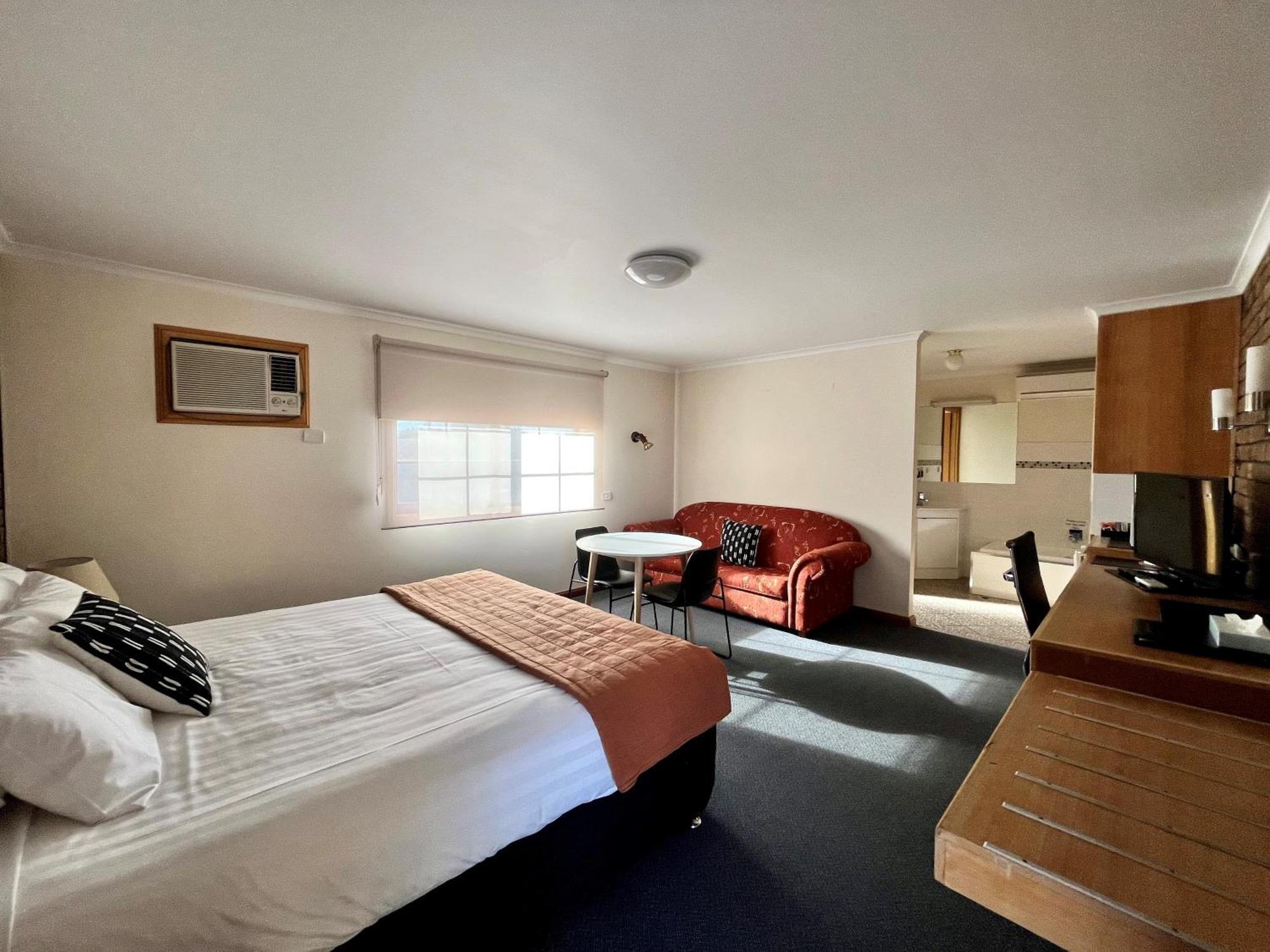 City Colonial Motor Inn Мілд'юра Екстер'єр фото