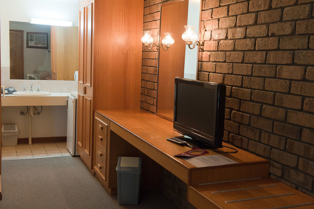 City Colonial Motor Inn Мілд'юра Екстер'єр фото