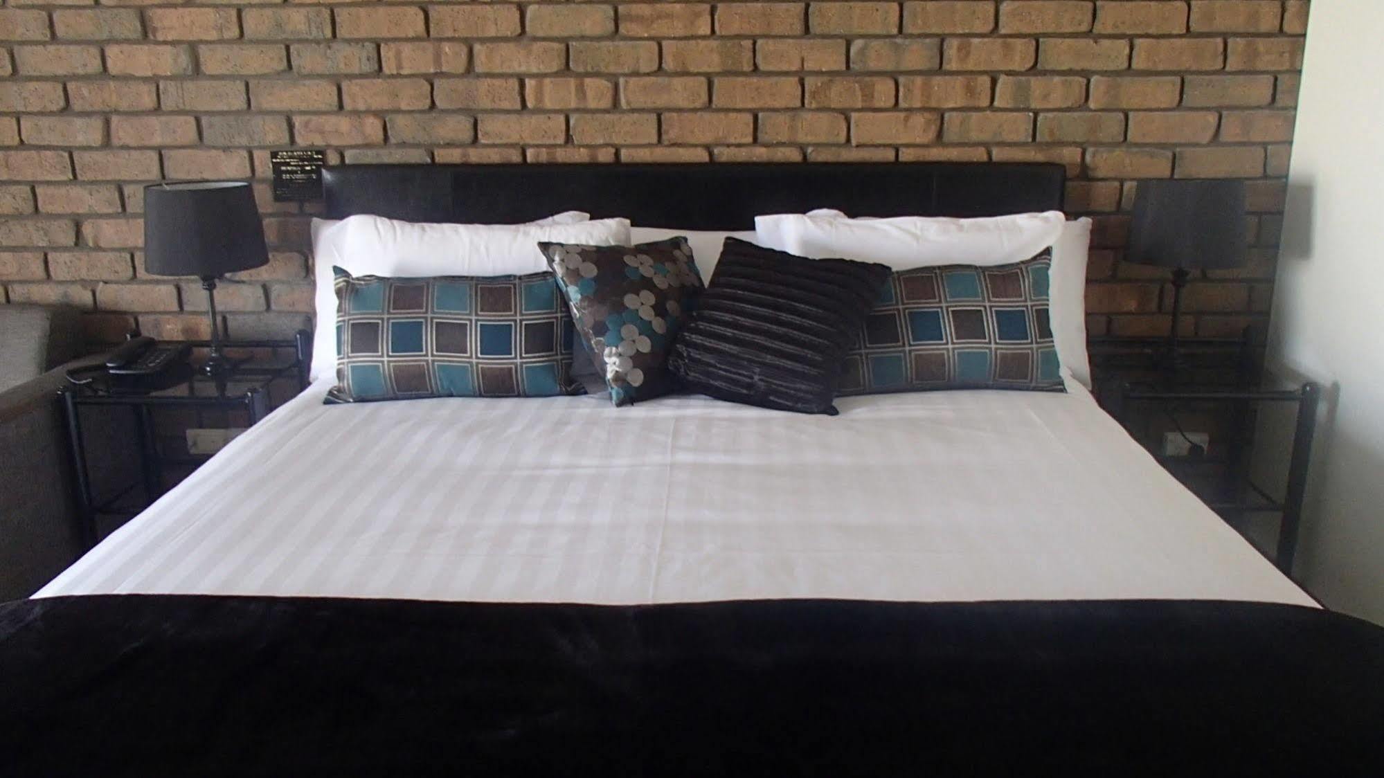 City Colonial Motor Inn Мілд'юра Екстер'єр фото
